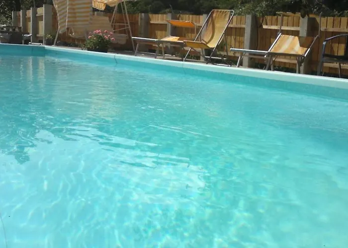 شقة Moderne Mit Balkon Und Pool By Interhome ميرانو